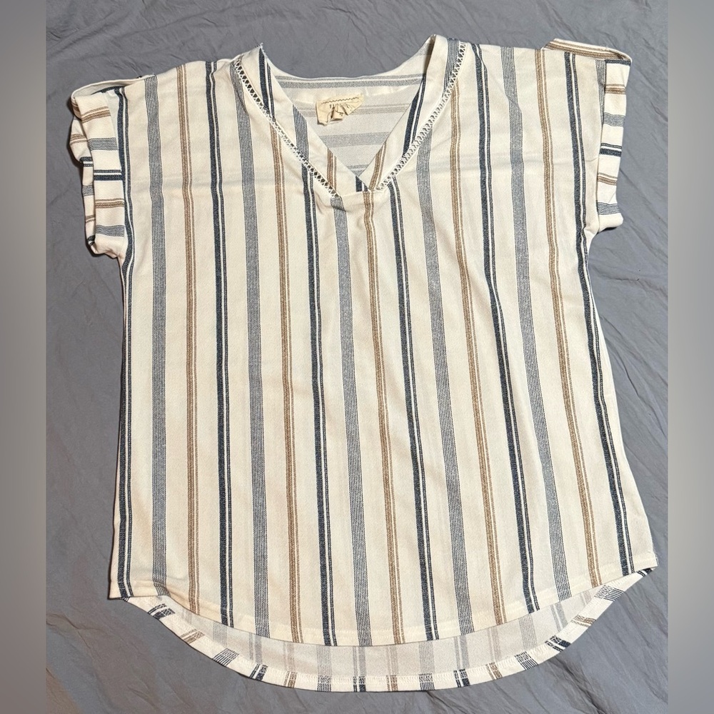 Flower & Feather Women’s Stripped Flowy Short Sleeve Blouse